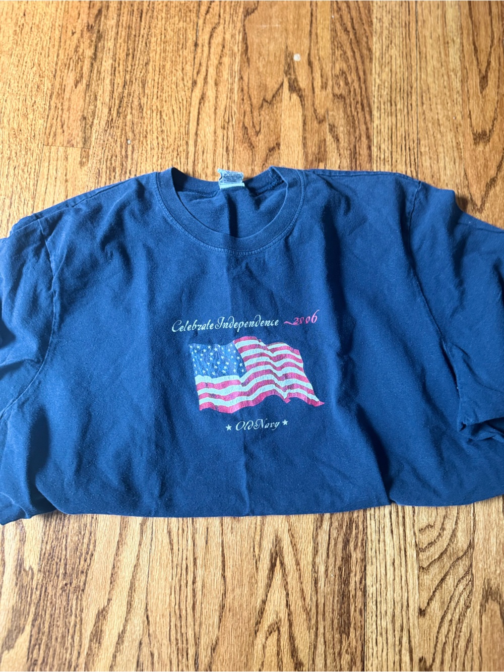 Old Navy Vintage Celebrate Independence 2006 Flag Tee